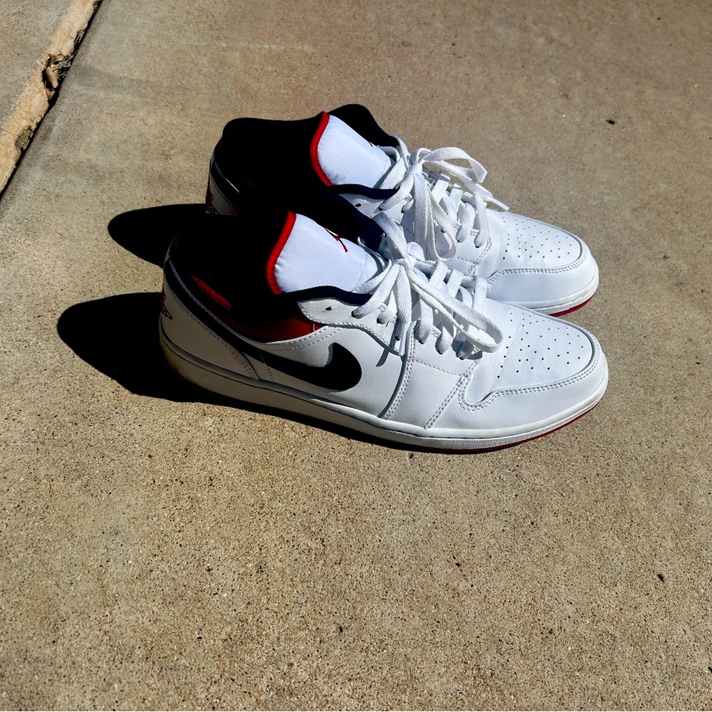 Jordan 1 Low White University Red Black